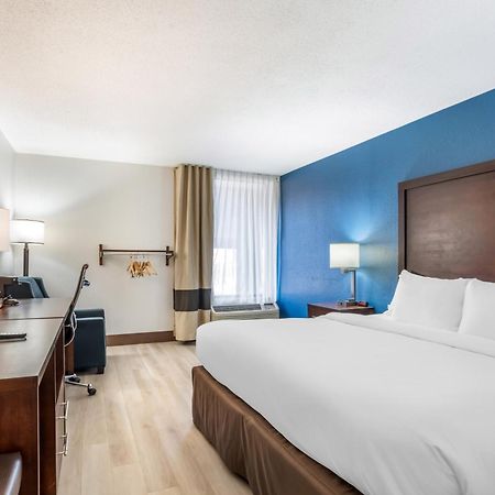 Comfort Inn Charlotte Airport Uptown Exterior photo