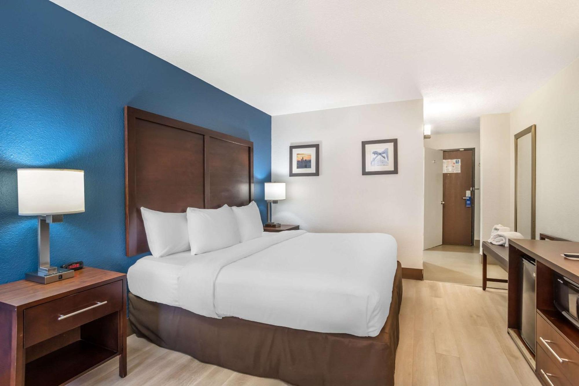 Comfort Inn Charlotte Airport Uptown Exterior photo