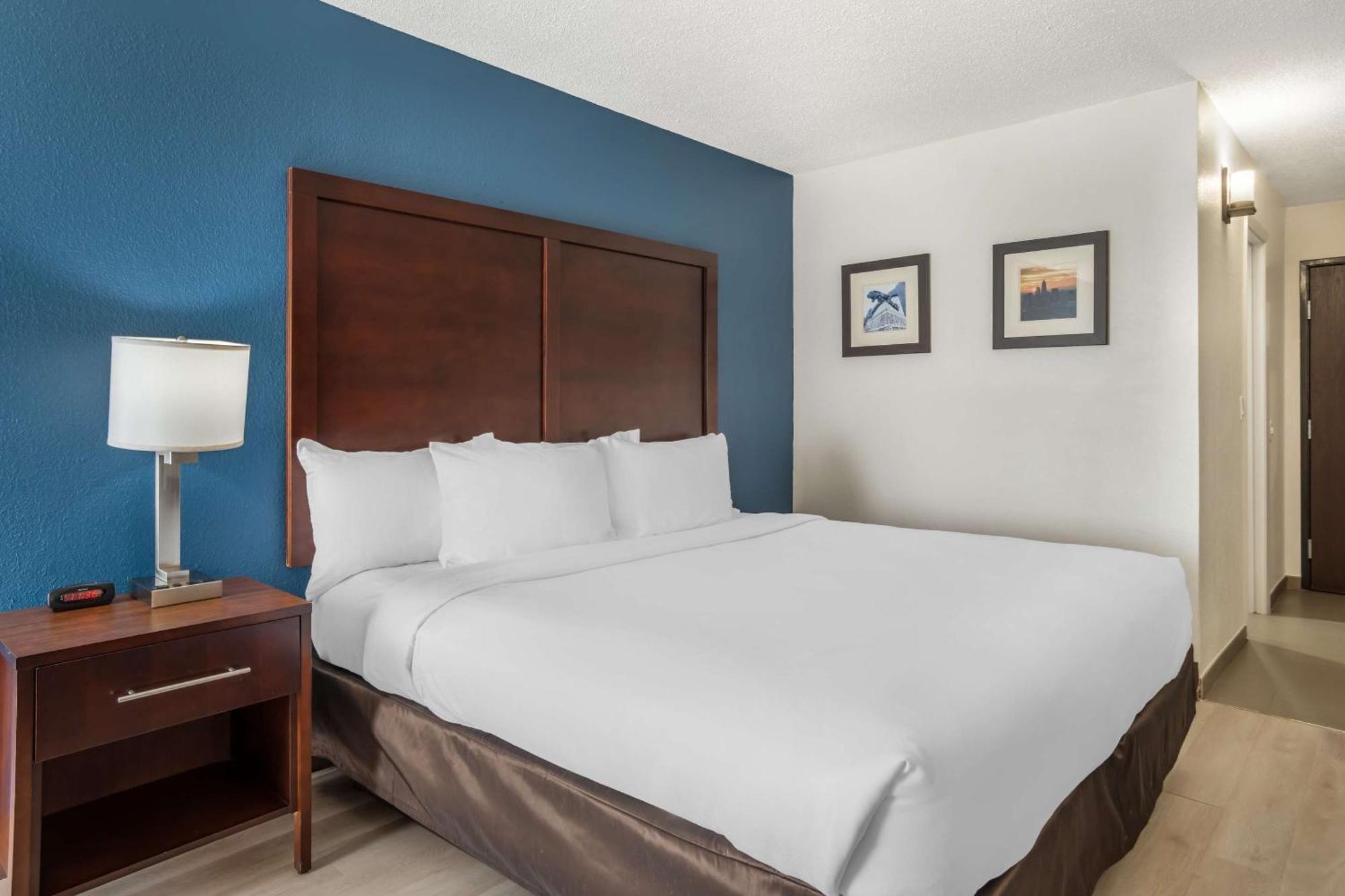 Comfort Inn Charlotte Airport Uptown Exterior photo