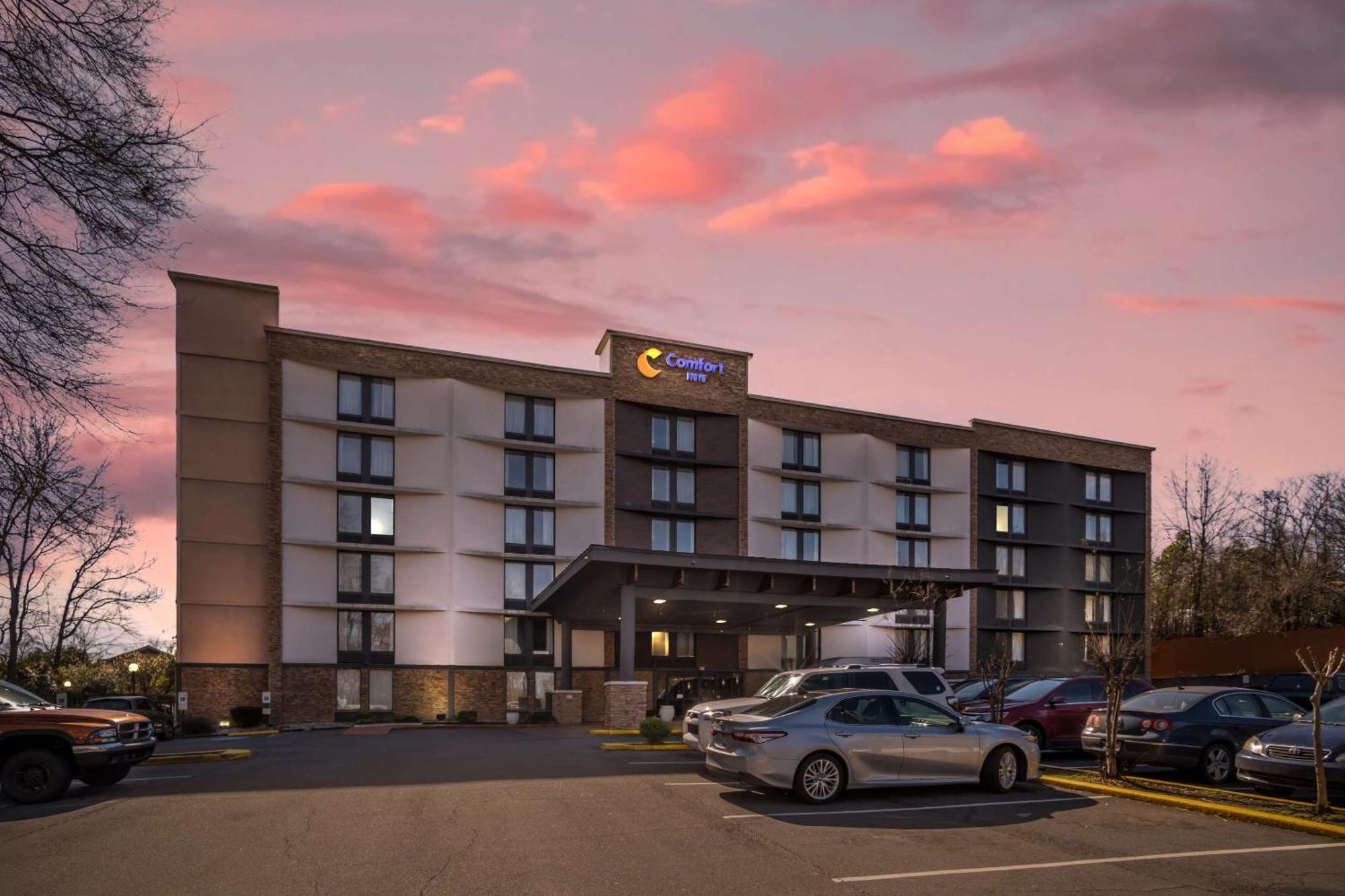 Comfort Inn Charlotte Airport Uptown Exterior photo